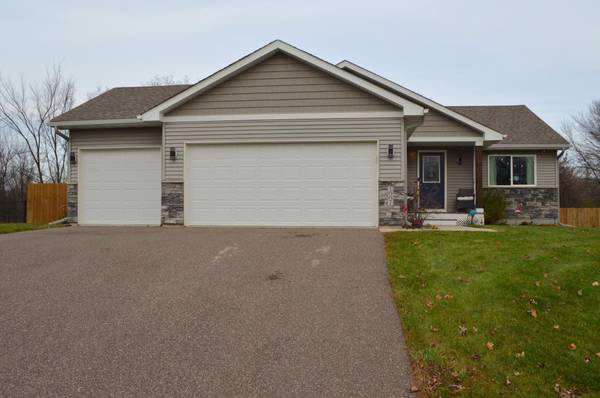 1007 Christof CT, Montrose, MN 55363