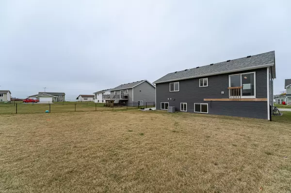 Kasson, MN 55944,1402 6th AVE SE