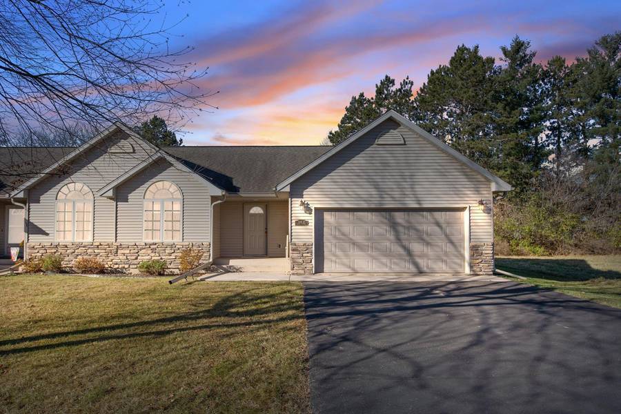 508 Barry AVE #Unit B, Hinckley, MN 55037