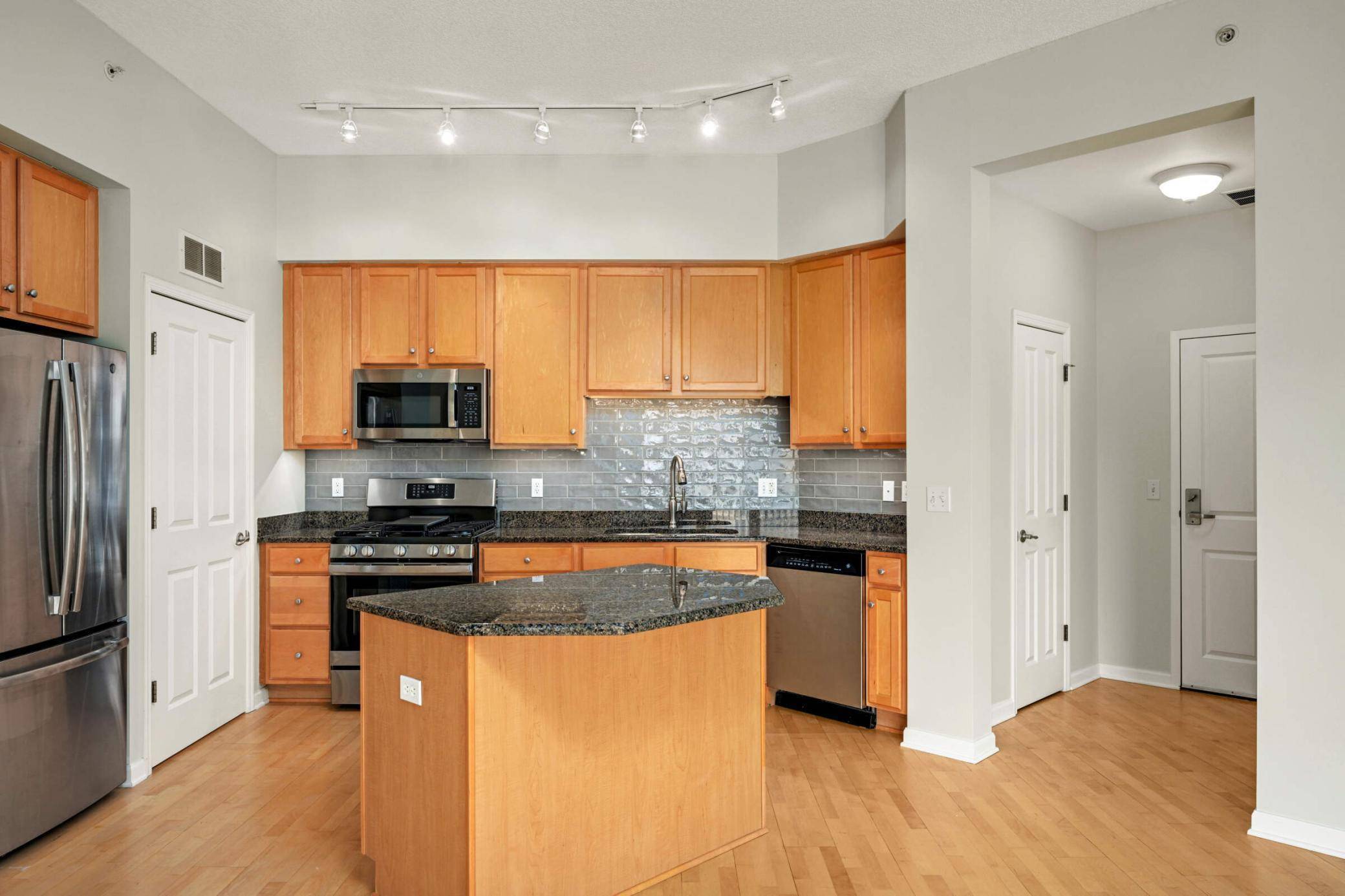 Minneapolis, MN 55404,500 E Grant ST #2504