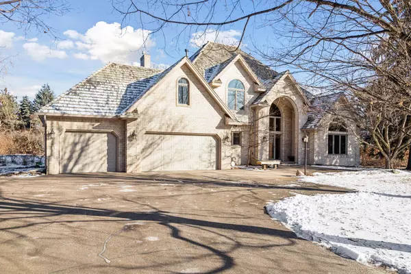 North Oaks, MN 55127,10 Raven RD