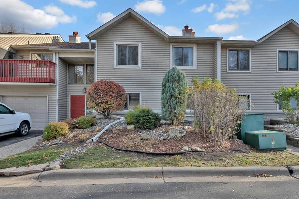 6097 Courtly Alcove #D, Woodbury, MN 55125