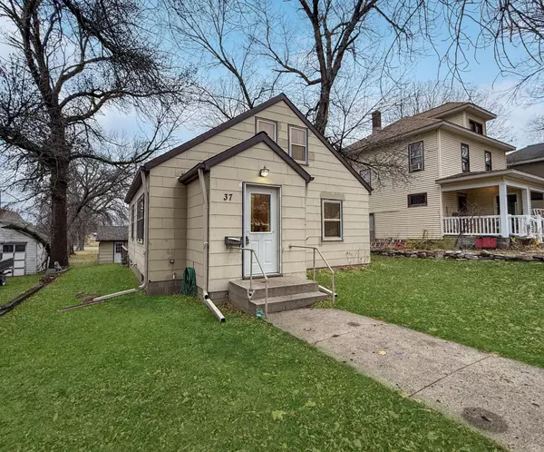 37 E Sorenson AVE, Appleton, MN 56208