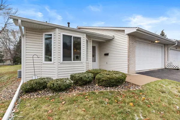 Apple Valley, MN 55124,14234 Glencove TRL