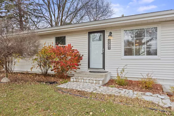 Mound, MN 55364,5918 Gumwood RD
