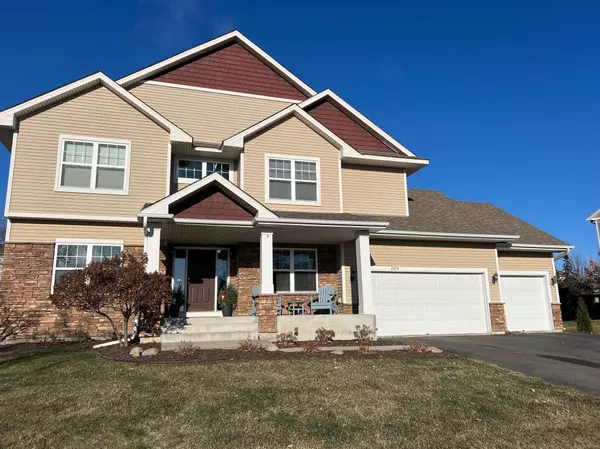 2410 Heron LN, Victoria, MN 55386