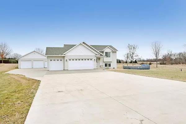 35684 219th AVE, Albany, MN 56307