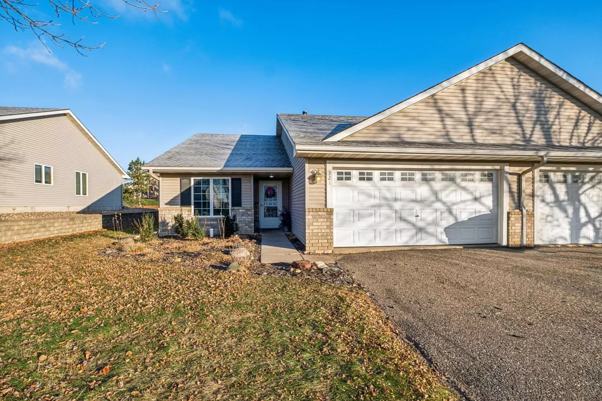 Roberts, WI 54023,321 Wildwood CIR