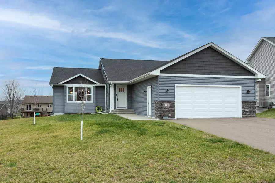 1108 Susan LN, Roberts, WI 54023