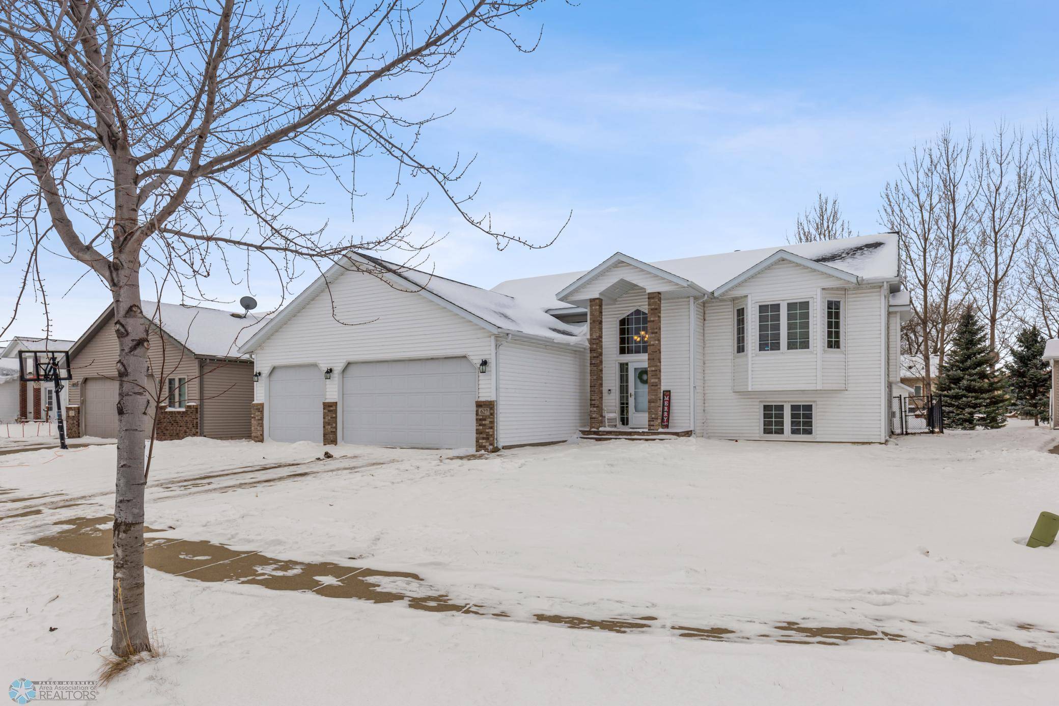 Moorhead, MN 56560,627 32nd ST N