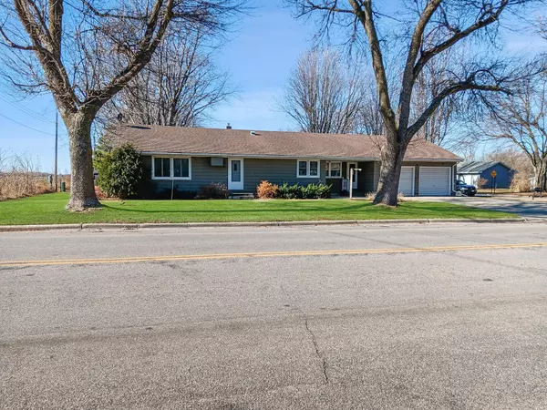 801 8th ST, Walnut Grove, MN 56180