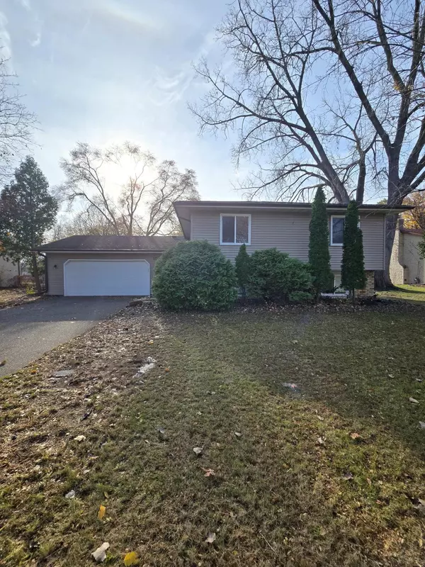 1917 Pearson Pkwy, Brooklyn Park, MN 55444