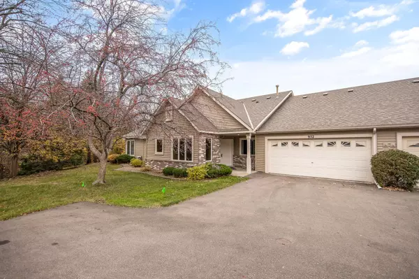 Burnsville, MN 55337,952 Stratford LN W