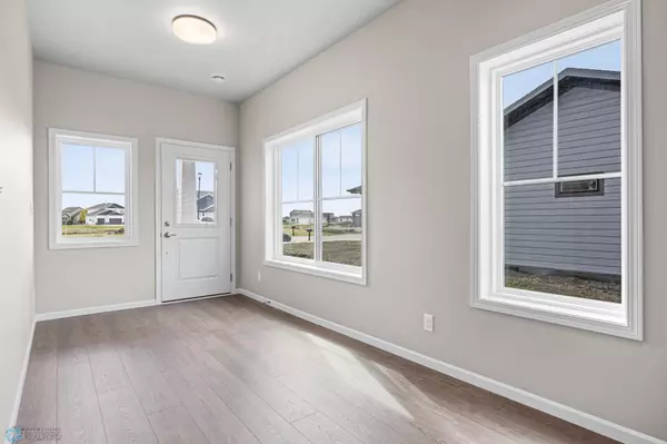 Moorhead, MN 56560,4716 Hampton LOOP S