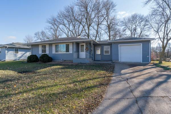 125 12th AVE NW, Waseca, MN 56093