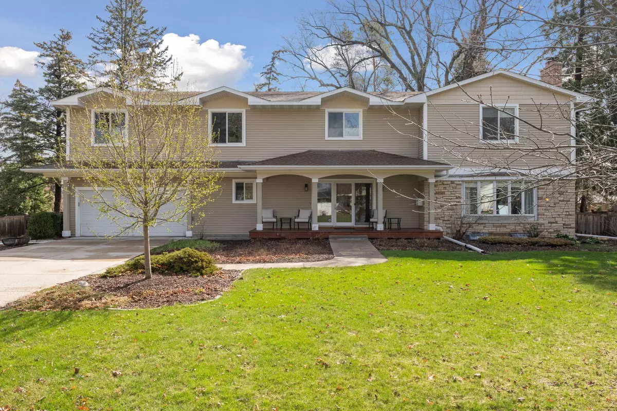 Falcon Heights, MN 55113,1892 Asbury ST