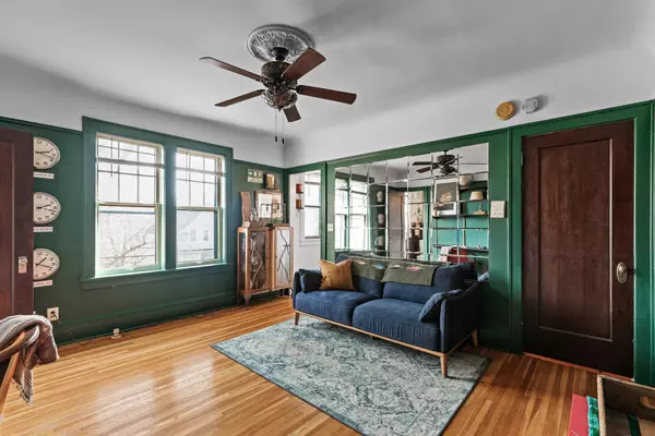 Minneapolis, MN 55409,3909 Aldrich AVE S #10