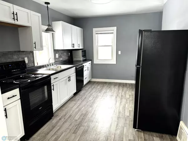 Fargo, ND 58102,326 20th ST N