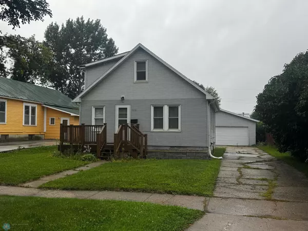 326 20th ST N, Fargo, ND 58102