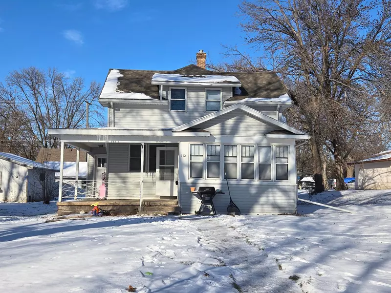 112 W 7th ST, Morris, MN 56267