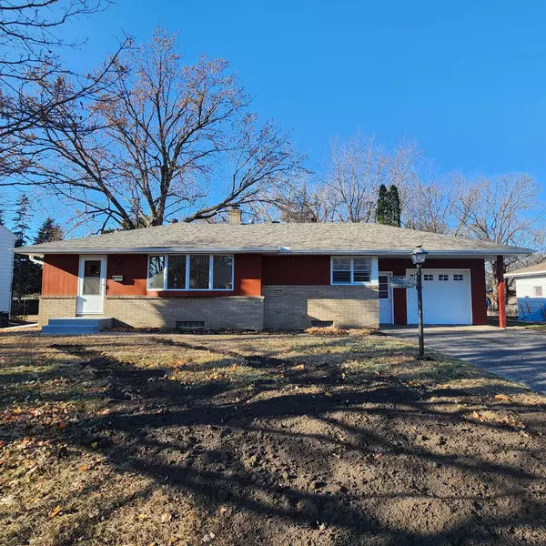 4935 Abbott AVE N,  Brooklyn Center,  MN 55429