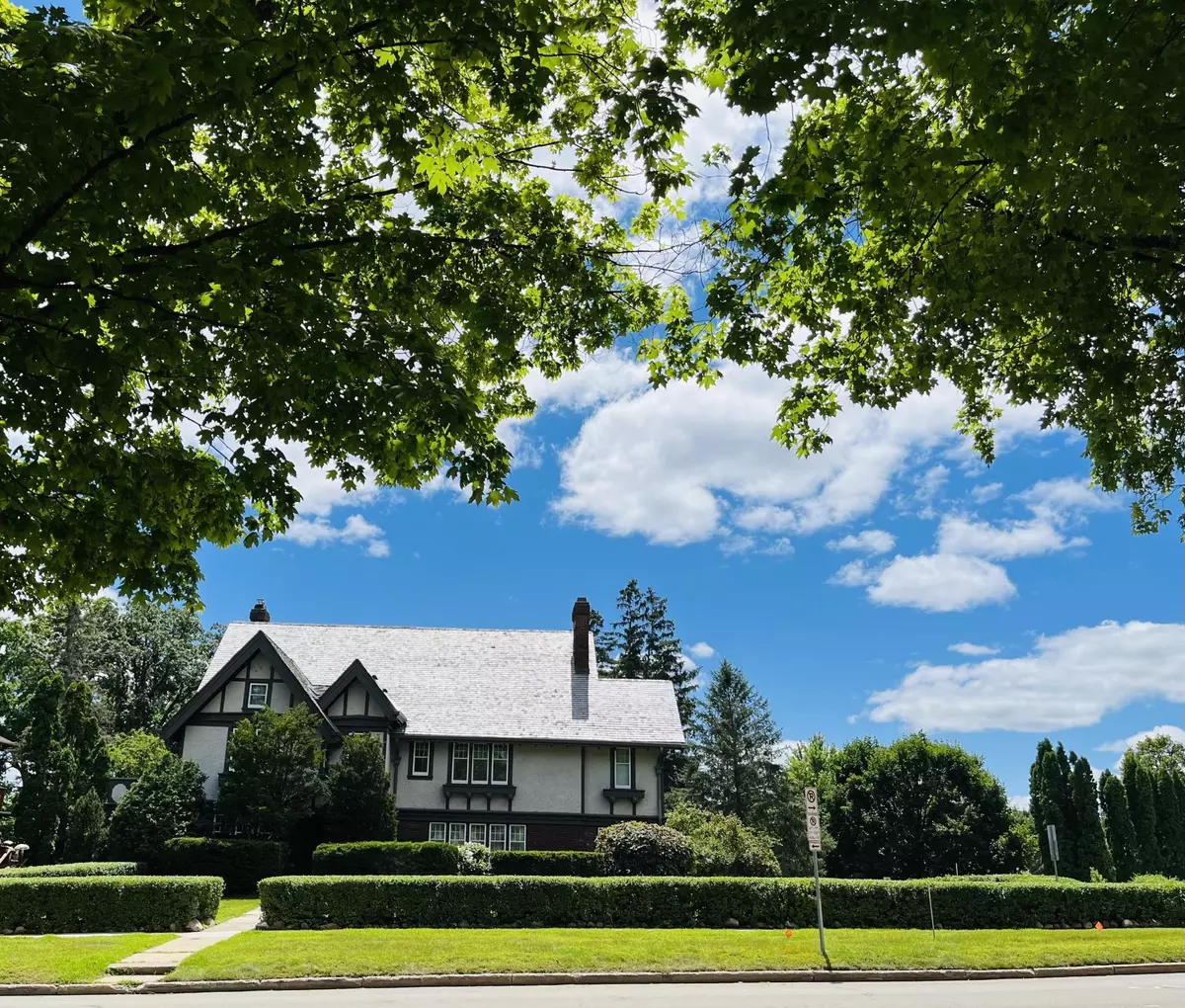 Rochester, MN 55902,724 4th ST SW