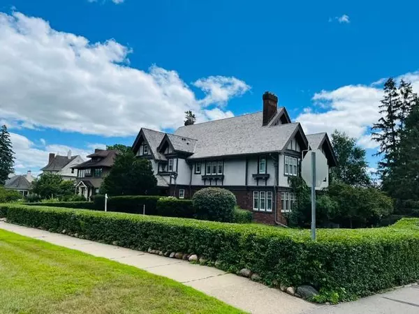 Rochester, MN 55902,724 4th ST SW