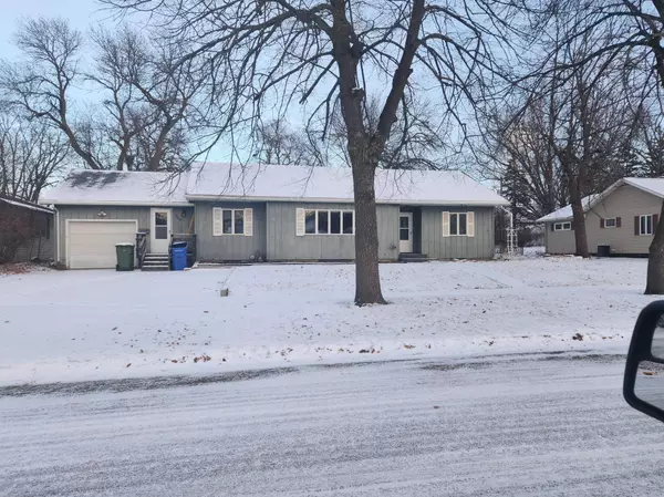 735 6th AVE SW, Pipestone, MN 56164