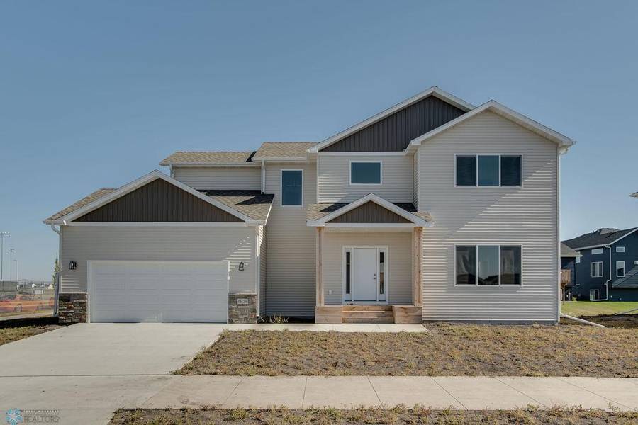 7304 23rd ST S, Fargo, ND 58104