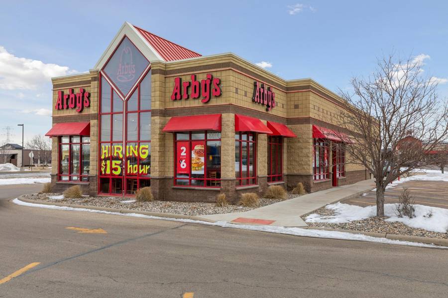 8010 Old Carriage CT, Shakopee, MN 55379