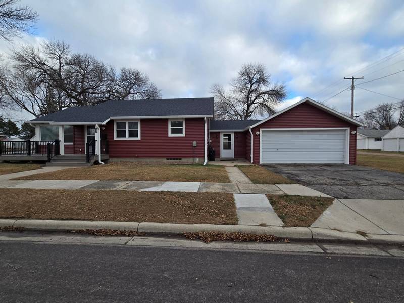 26 S Bordson ST, Appleton, MN 56208