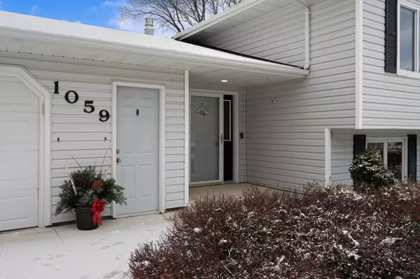 Owatonna, MN 55060,1059 11th AVE NE