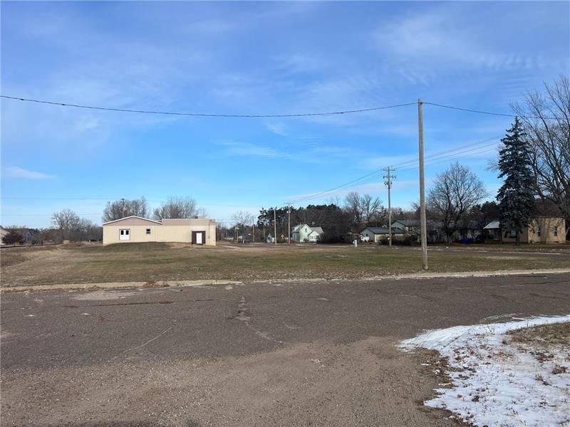 300 1st, Pine City, MN 55063