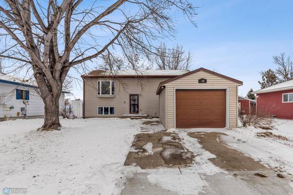 405 Maple DR, Mapleton, ND 58059