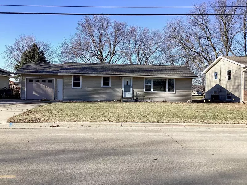 410 Independence AVE, Clarks Grove, MN 56016