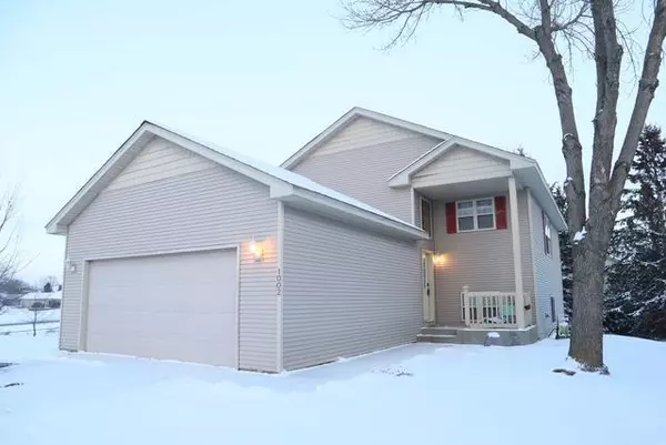 Isanti, MN 55040,1002 Pleasant View CT NW