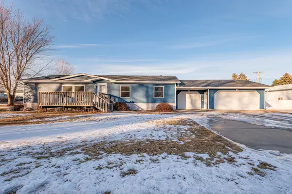 419 Carrigan LN, Buffalo Lake, MN 55314