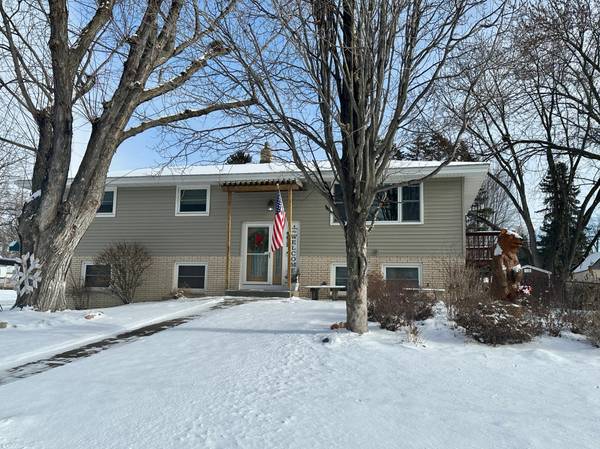 5632 Schutta RD, Shoreview, MN 55126