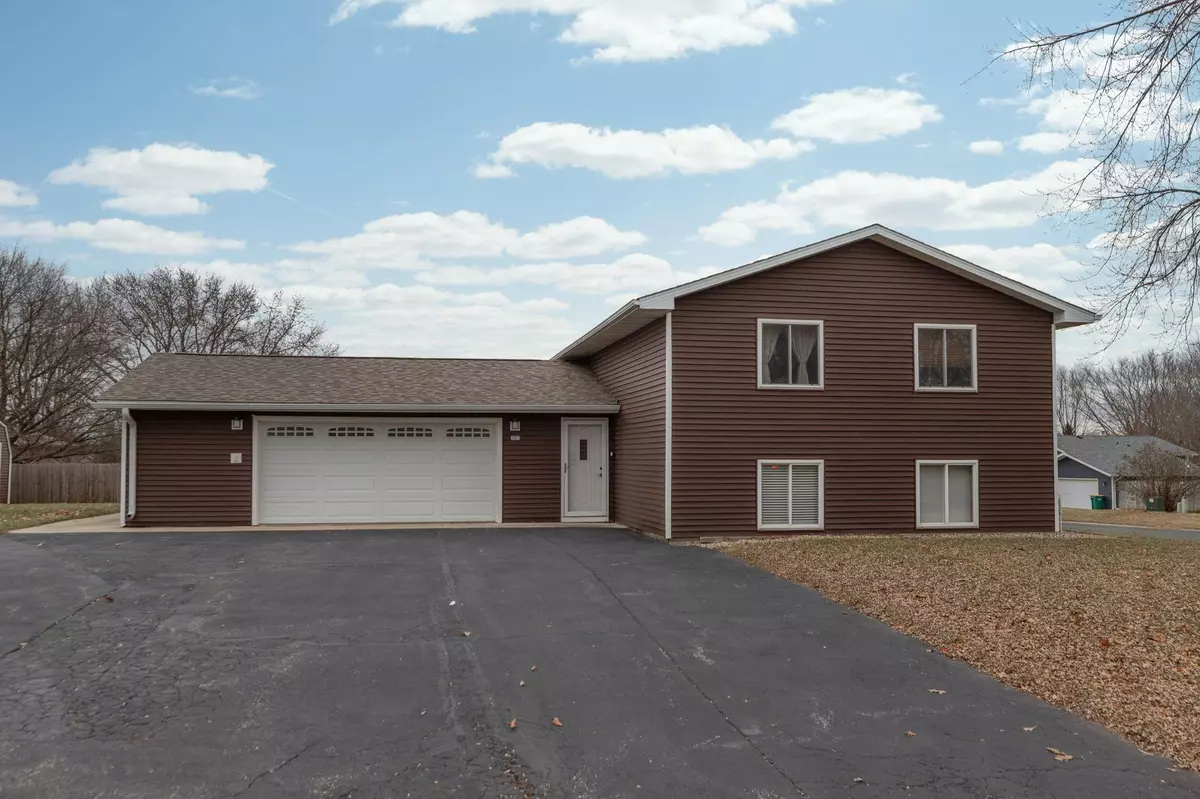 Kasson, MN 55944,302 7th AVE NE