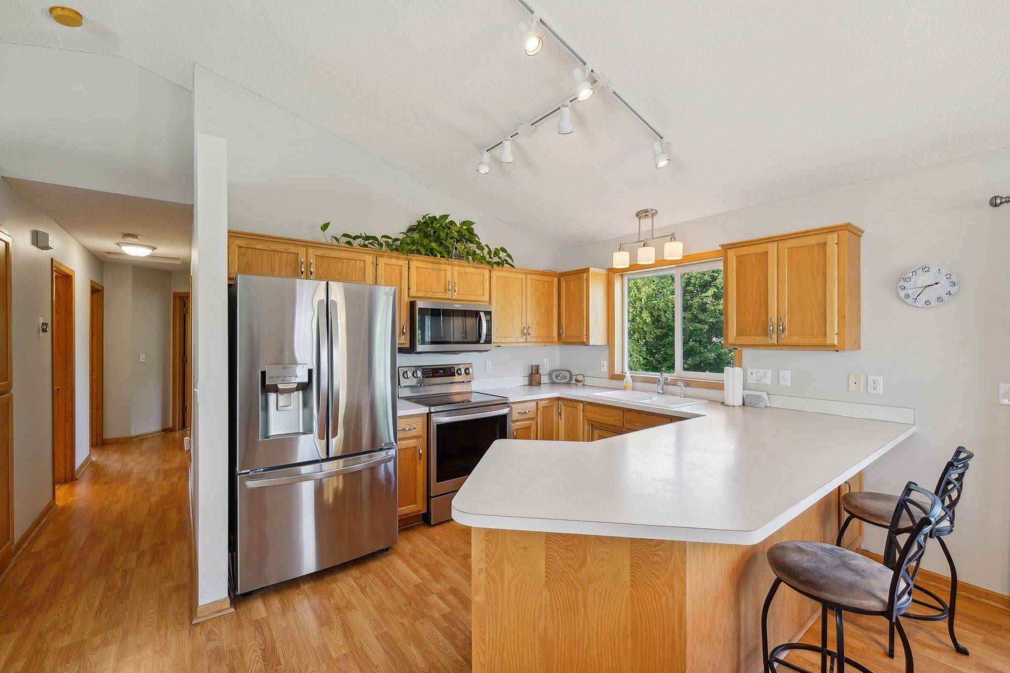 Albertville, MN 55301,10666 57th ST NE