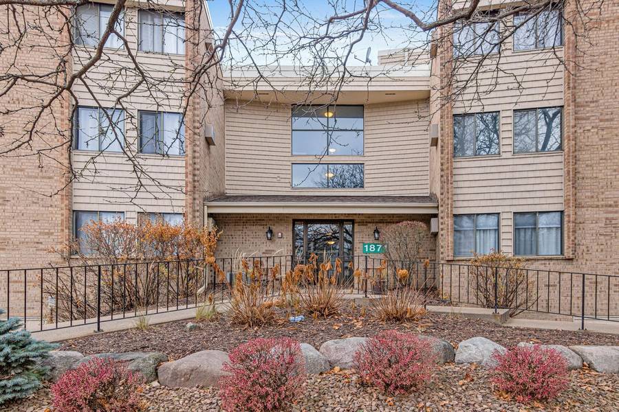 1871 Silver Bell RD #105, Eagan, MN 55122