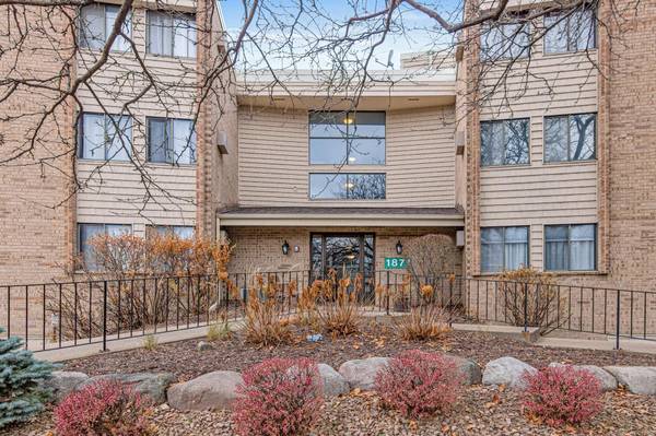 1871 Silver Bell RD #105, Eagan, MN 55122