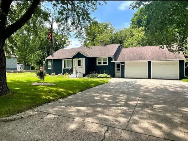 Pine City, MN 55063,725 9th ST SW