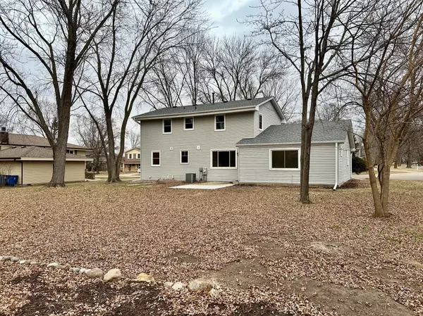 Plymouth, MN 55441,3619 Quaker LN N