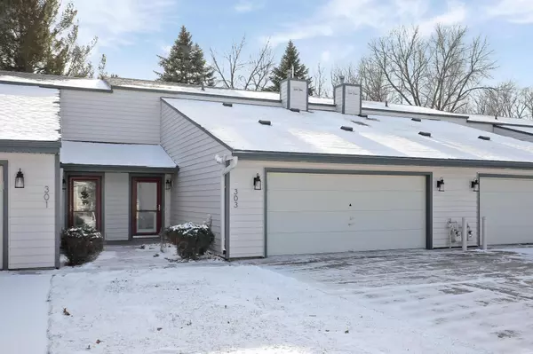 303 Creekside Lane SW, Isanti, MN 55040