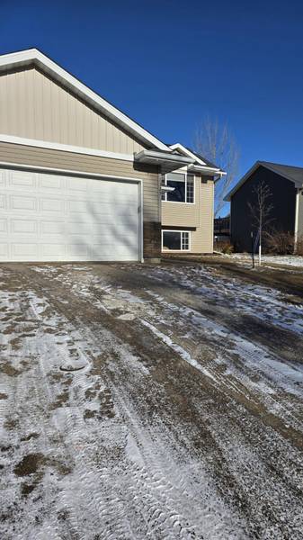 1325 Falcon PL, New Richmond, WI 54017