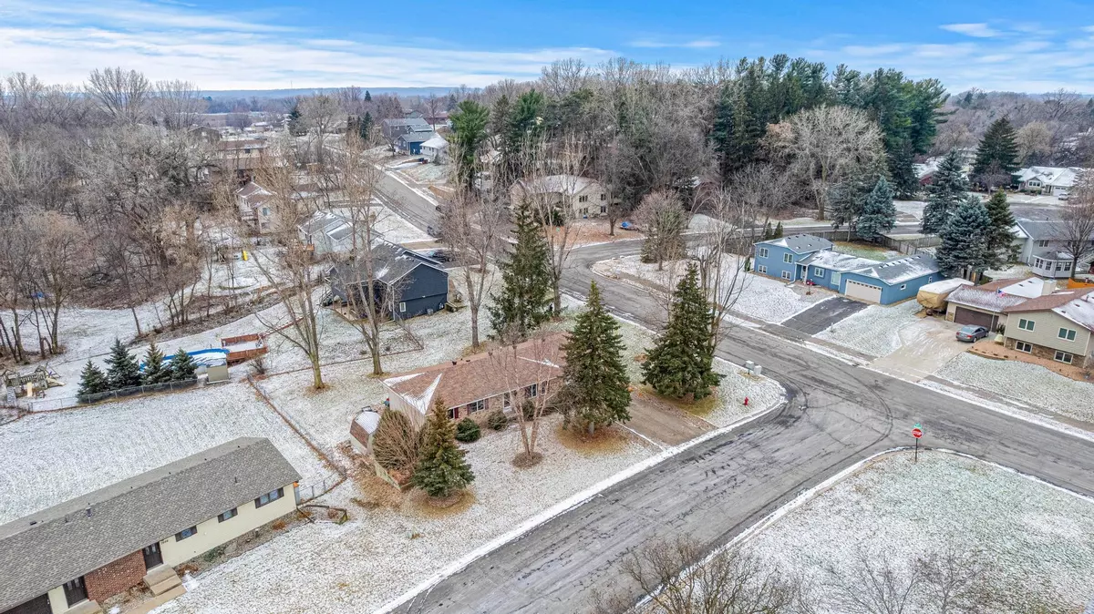 Inver Grove Heights, MN 55077,7670 Barbara CT