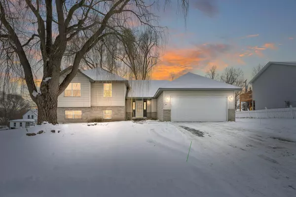 1294 County Road B E, Maplewood, MN 55109