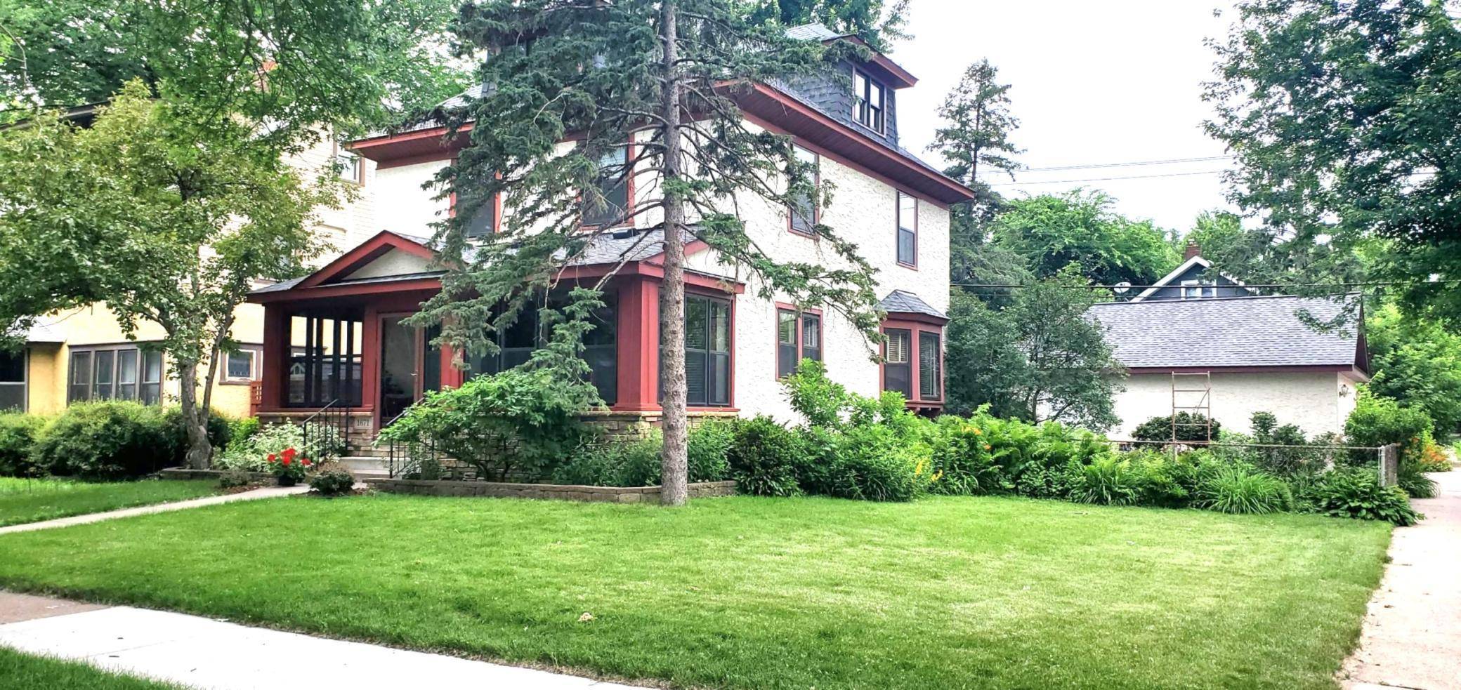 Saint Paul, MN 55104,1671 Marshall AVE