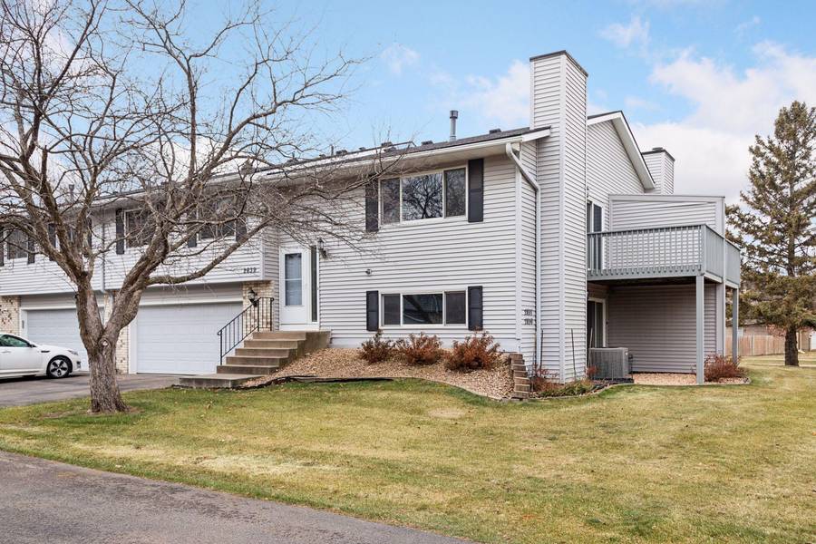 2839 Wimbledon RDG, Woodbury, MN 55125